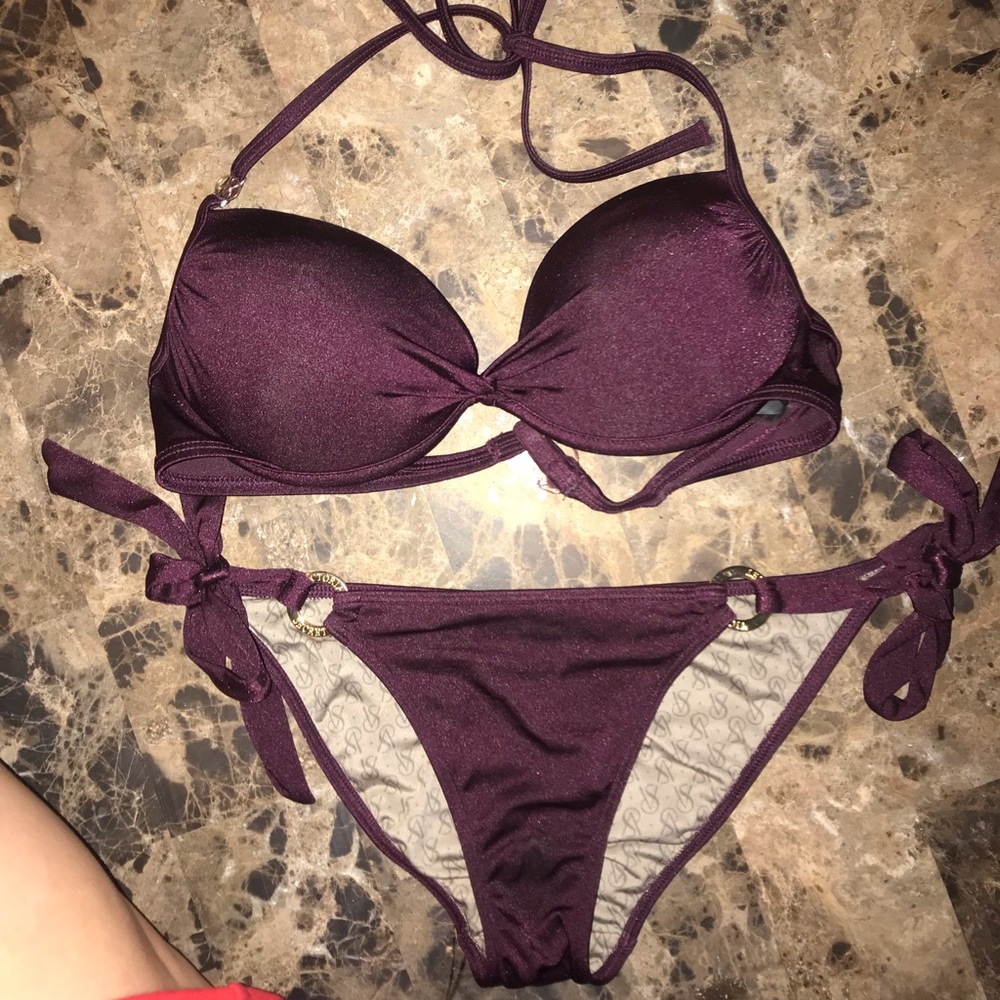Victoria’s Secret bikini